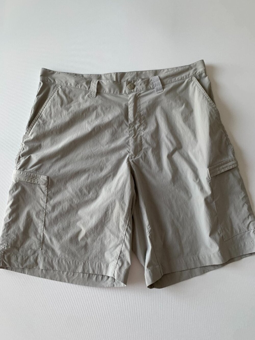 Patagonia Cargo Shorts Men's outdoor Beige Cargo Shorts size 38
